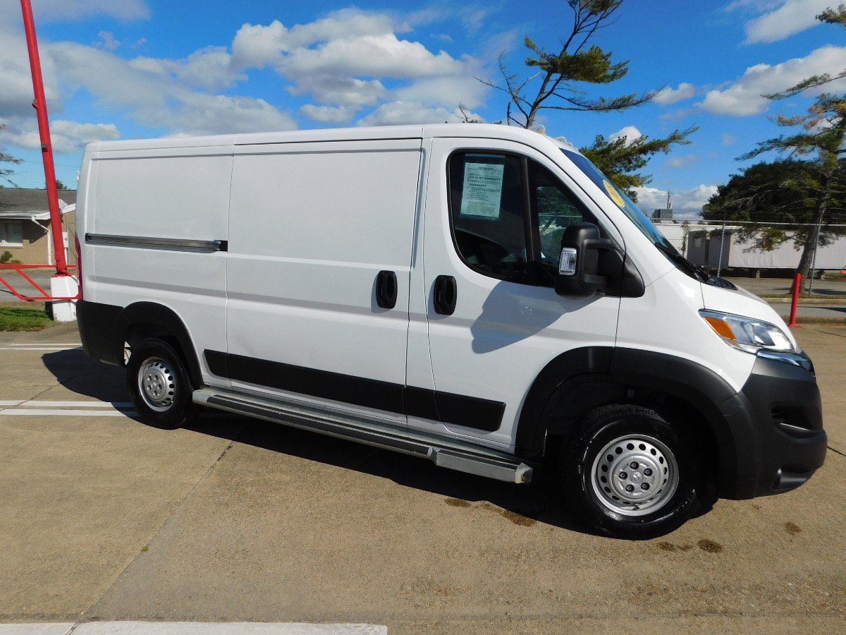Used 2025 RAM ProMaster 2500 w/ U-Haul Equipment Group FWD image 3