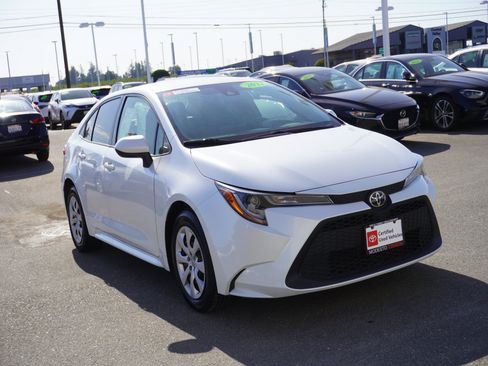 Used 2022 Toyota Corolla LE w/ Carpet Mat Package (TMS) FWD image 1