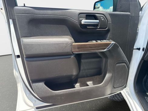 Used 2022 Chevrolet Silverado 1500 LT AWD/4WD image 16