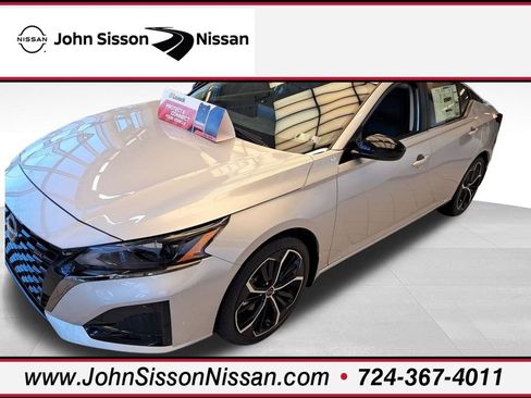 New 2025 Nissan Altima 2.5 SR w/ SR Premium Package image 1