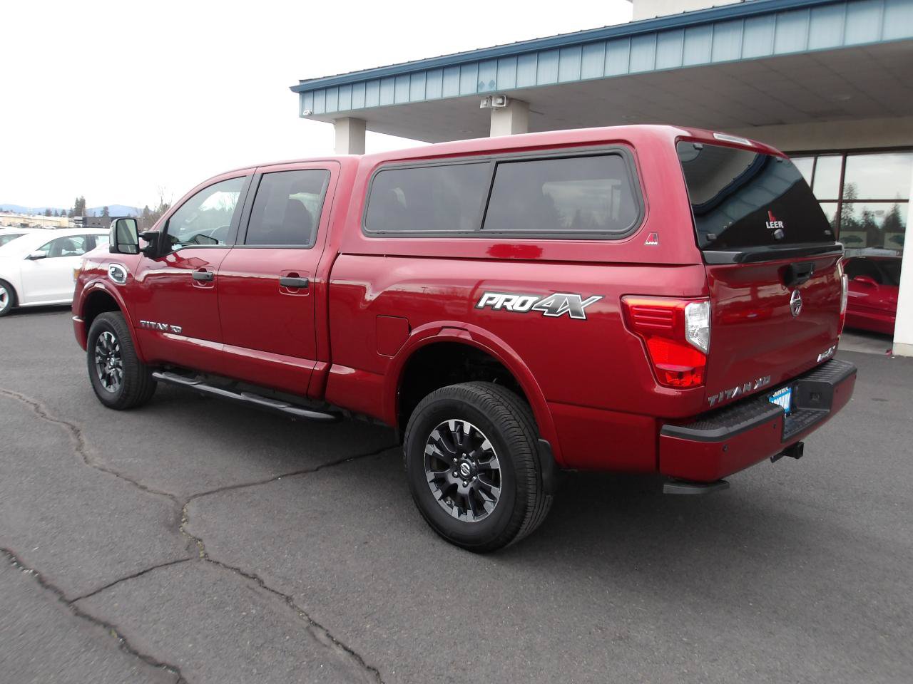 Used 2019 Nissan Titan PRO-4X w/ Pro-4x Convenience Package AWD/4WD image 3