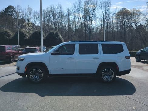 Certified 2023 Jeep Wagoneer 4WD w/ Premium Group I image 2