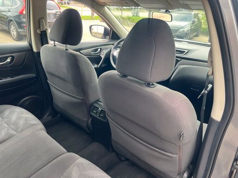 Used 2016 Nissan Rogue S FWD image 14