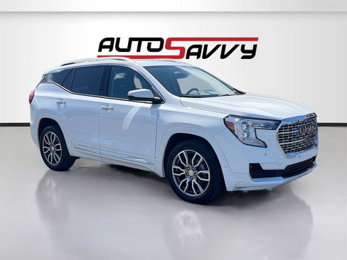 Used 2024 GMC Terrain Denali image 1