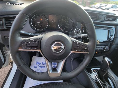 Used 2018 Nissan Rogue SV w/ Premium Package AWD/4WD image 14