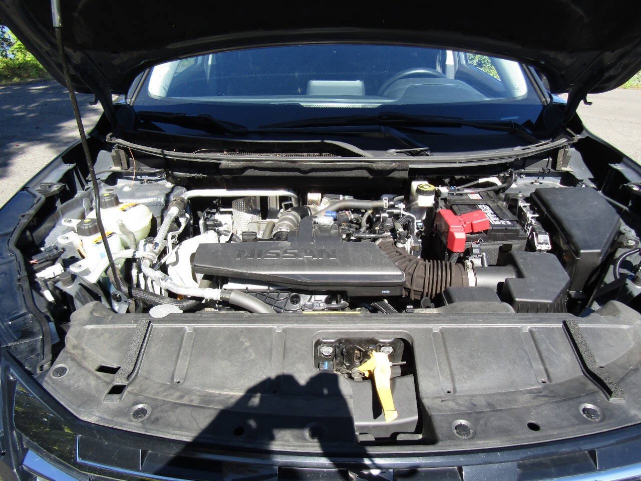 Used 2024 Nissan Rogue S AWD/4WD image 27