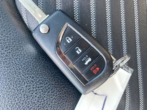 Used 2023 Toyota Camry SE image 23