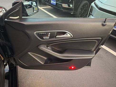 Used 2019 Mercedes-Benz CLA 250 4MATIC image 9