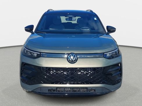 New 2026 Volkswagen Tiguan SE R-Line AWD/4WD image 2