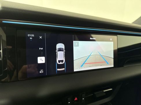 Certified 2025 Porsche Macan 4 Electric image 30