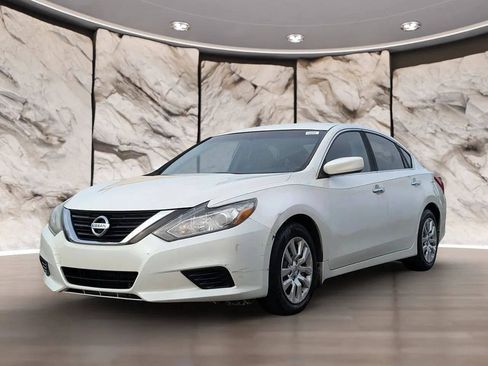 Used 2016 Nissan Altima 2.5 S FWD image 2