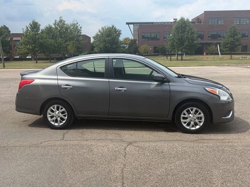 Used 2018 Nissan Versa SV w/ SV Special Edition Package FWD image 4