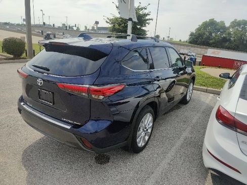Used 2022 Toyota Highlander Limited AWD/4WD image 12