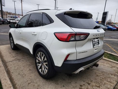Used 2020 Ford Escape Titanium image 7