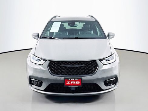 Used 2021 Chrysler Pacifica Touring-L w/ S Appearance Package image 8