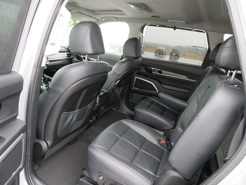 Used 2022 Kia Telluride EX w/ EX Premium Package image 15