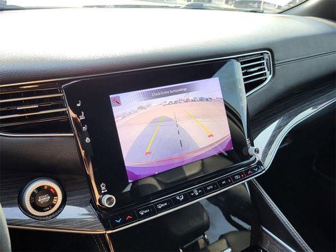 Used 2022 Jeep Wagoneer Series III w/ Premium Group I image 28