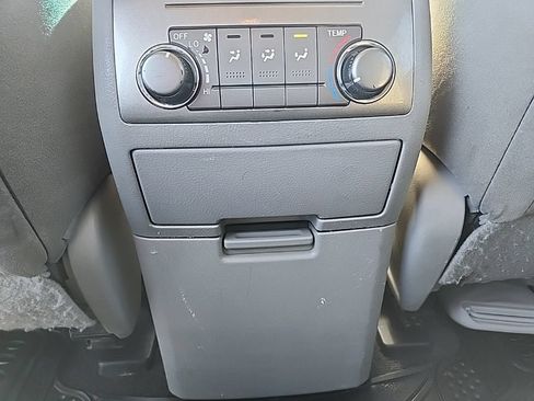 Used 2012 Toyota Highlander 4WD w/ Tech Pkg image 32