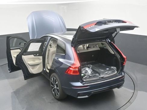 Used 2025 Volvo XC60 B5 Plus w/ Protection Package Premier image 47