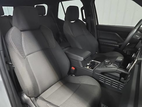 Used 2025 Toyota 4Runner SR5 AWD/4WD image 15