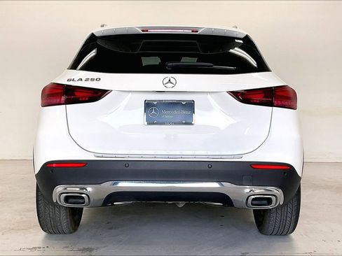 Used 2026 Mercedes-Benz GLA 250 image 4