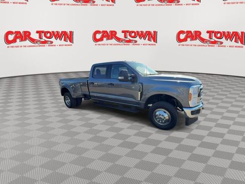 Used 2024 Ford F350 XLT image 2