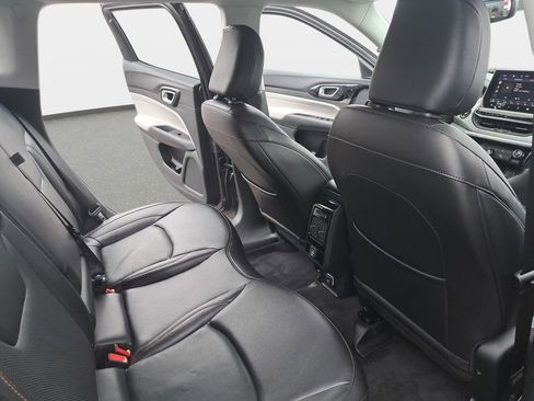 Certified 2022 Jeep Compass Limited image 11