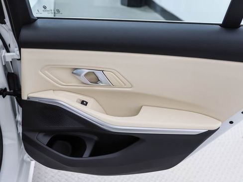 Used 2025 BMW 330i xDrive Sedan w/ Convenience Package image 26