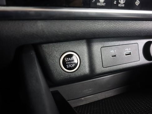 Used 2023 Nissan Rogue SV image 42