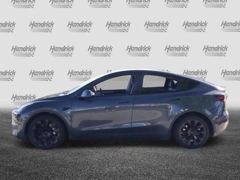 Used 2023 Tesla Model Y AWD image 6