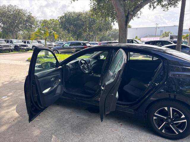 Used 2025 Nissan Sentra SV FWD image 13