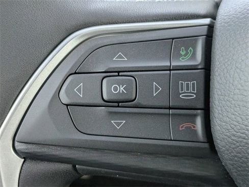 New 2025 Jeep Grand Cherokee L Altitude image 30