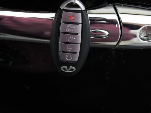Used 2022 INFINITI QX80 Premium Select w/ All-Season Package RWD image 22