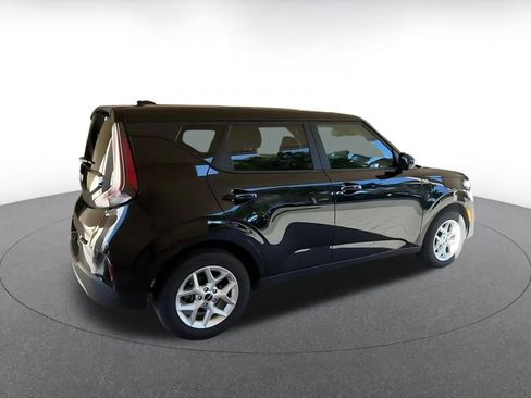 Used 2025 Kia Soul LX w/ LX Technology Package image 12