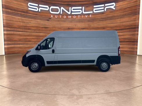 Used 2023 RAM ProMaster 2500 w/ Premium Appearance Group FWD image 2