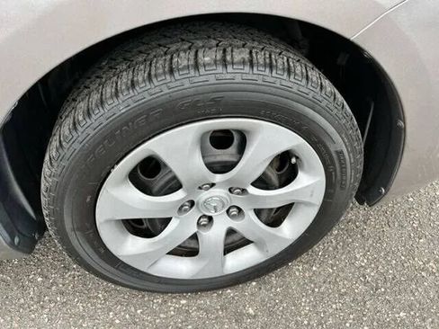 Used 2011 MAZDA MAZDA3 i Sport FWD image 12