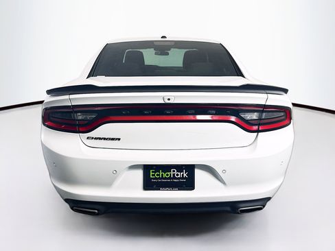 Used 2020 Dodge Charger SXT w/ Blacktop Package image 7
