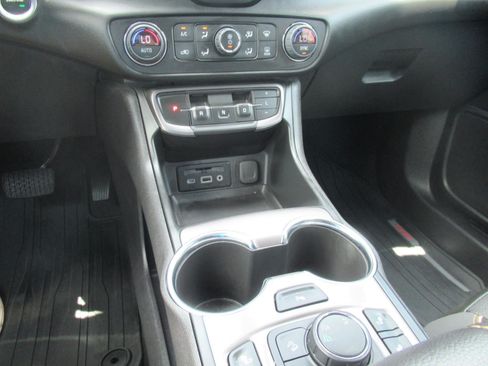 Used 2023 GMC Terrain AT4 w/ Tech Package AWD/4WD image 26