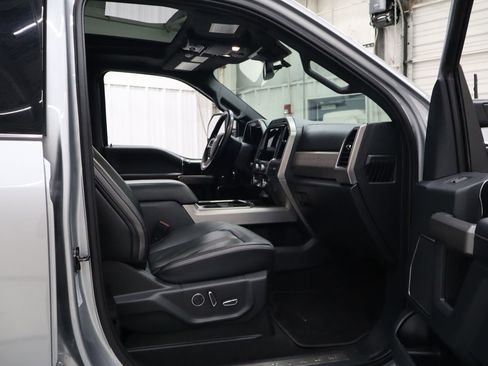 Certified 2022 Ford F250 Platinum w/ FX4 Off-Road Package AWD/4WD image 26