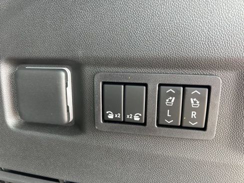 New 2026 Chevrolet Tahoe High Country AWD/4WD image 33