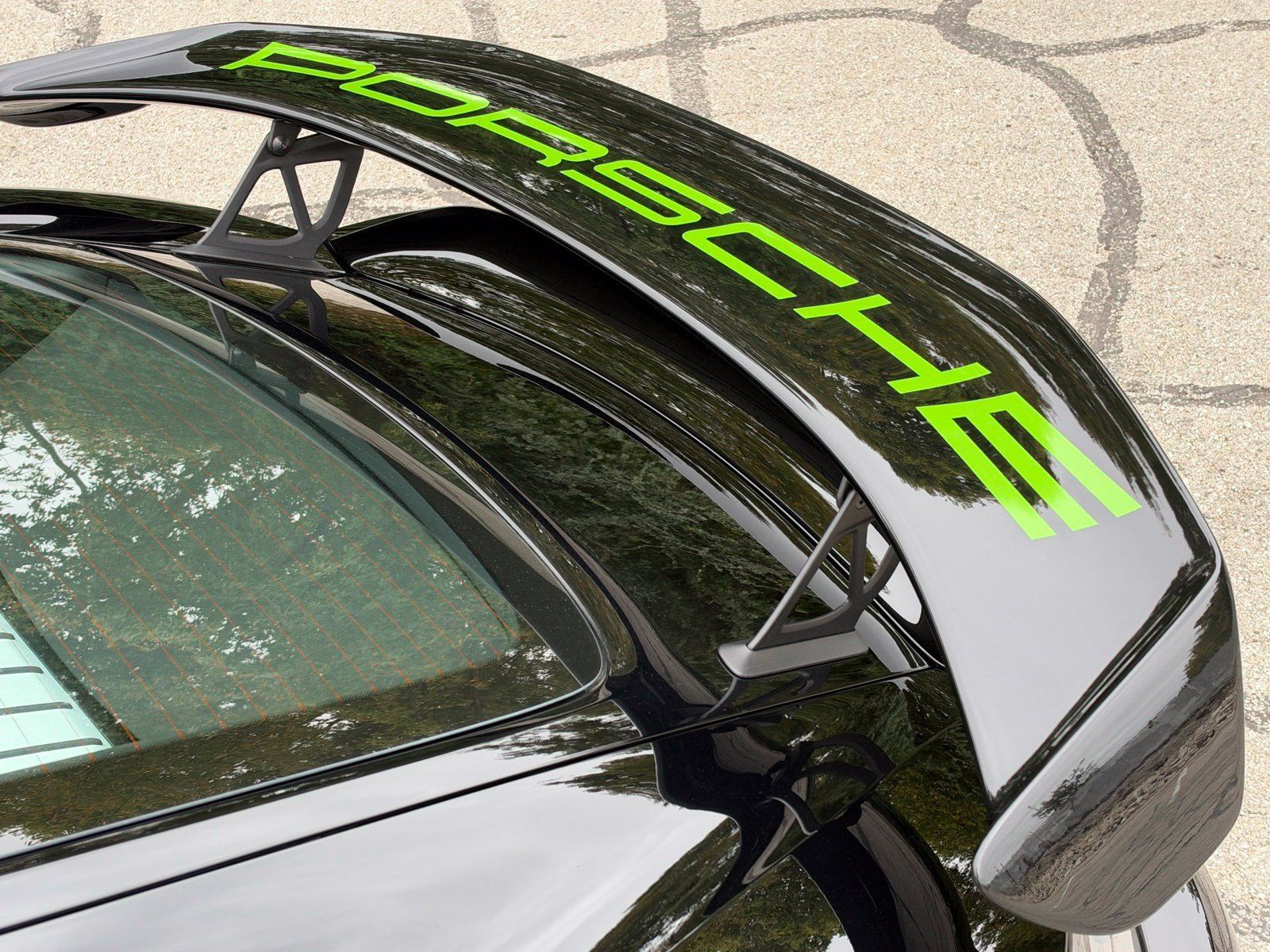 Used 2020 Porsche 718 Cayman GT4 RWD image 12