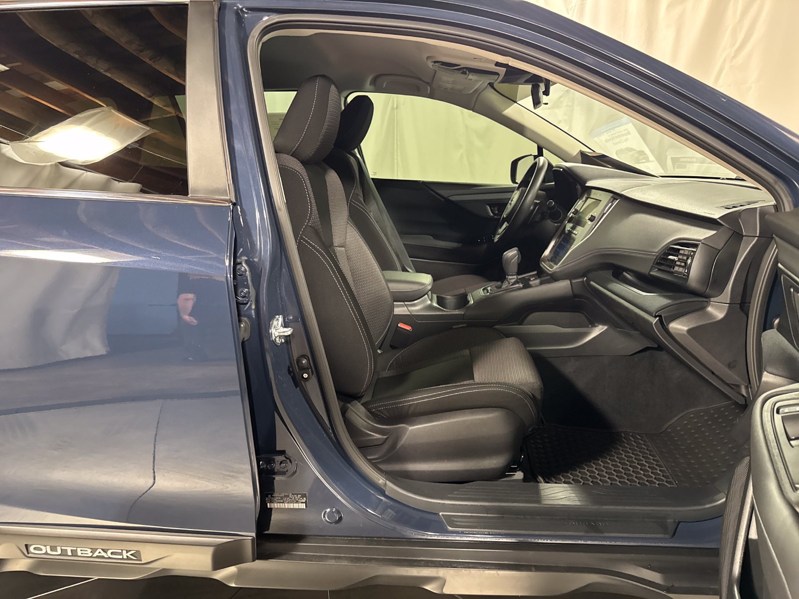 Used 2025 Subaru Outback AWD/4WD image 11