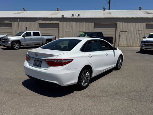 Used 2017 Toyota Camry SE FWD image 9