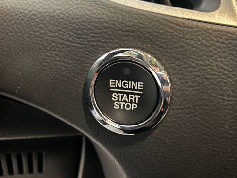 Used 2022 Ford Edge SE w/ Cargo Accessory Package image 12