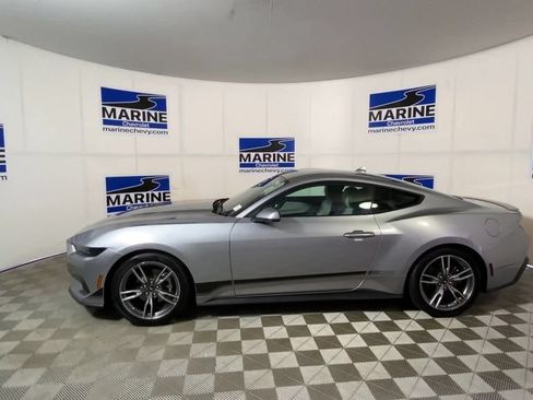 Used 2025 Ford Mustang Premium RWD image 7