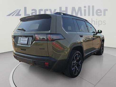 New 2026 Jeep Cherokee Overland w/ Trailer Tow Group AWD/4WD image 5