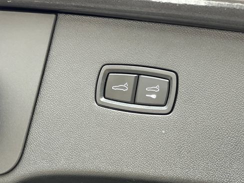 Certified 2024 Porsche Cayenne Coupe AWD/4WD image 21