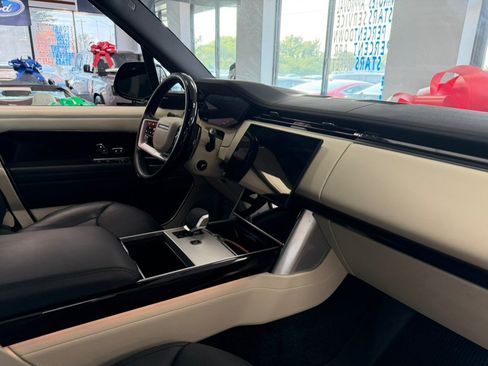 Used 2024 Land Rover Range Rover Long Wheelbase SE AWD/4WD image 49