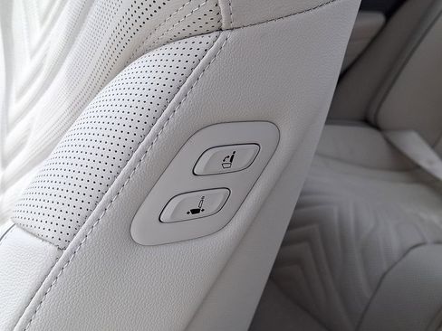 Used 2025 Genesis G80 3.5T Sport image 29