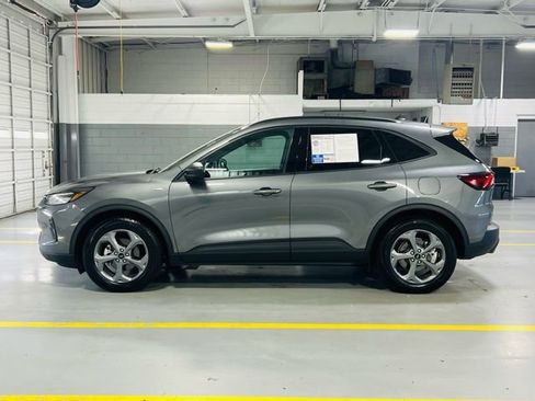 Used 2025 Ford Escape ST-Line image 14